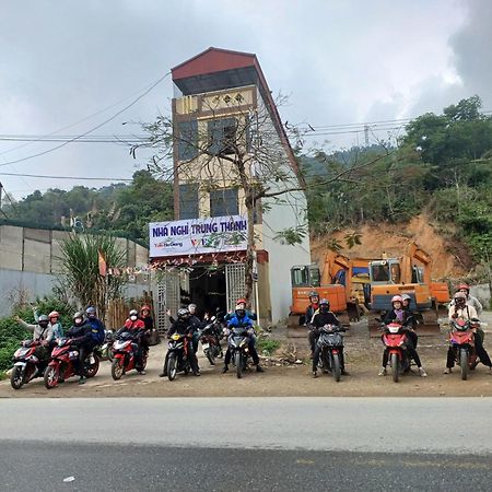 Yolo Ha Giang Adventures, Motorbike And Loop Tours Hotel Exterior foto