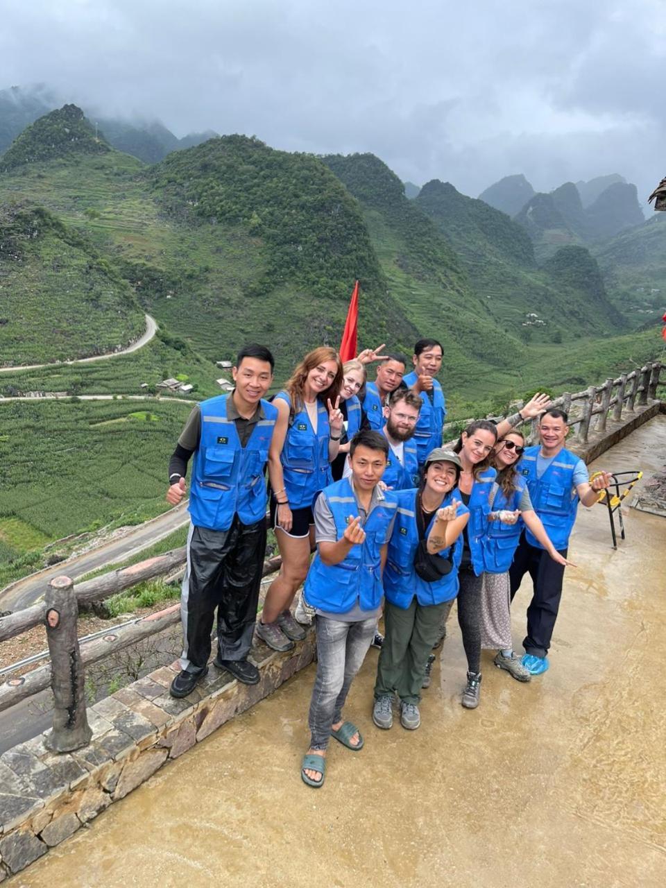 Yolo Ha Giang Adventures, Motorbike And Loop Tours Hotel Exterior foto