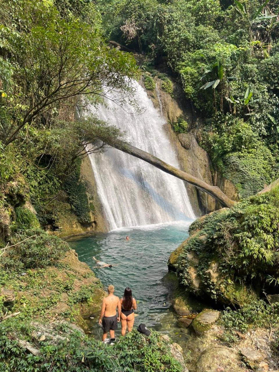 Yolo Ha Giang Adventures, Motorbike And Loop Tours Hotel Exterior foto