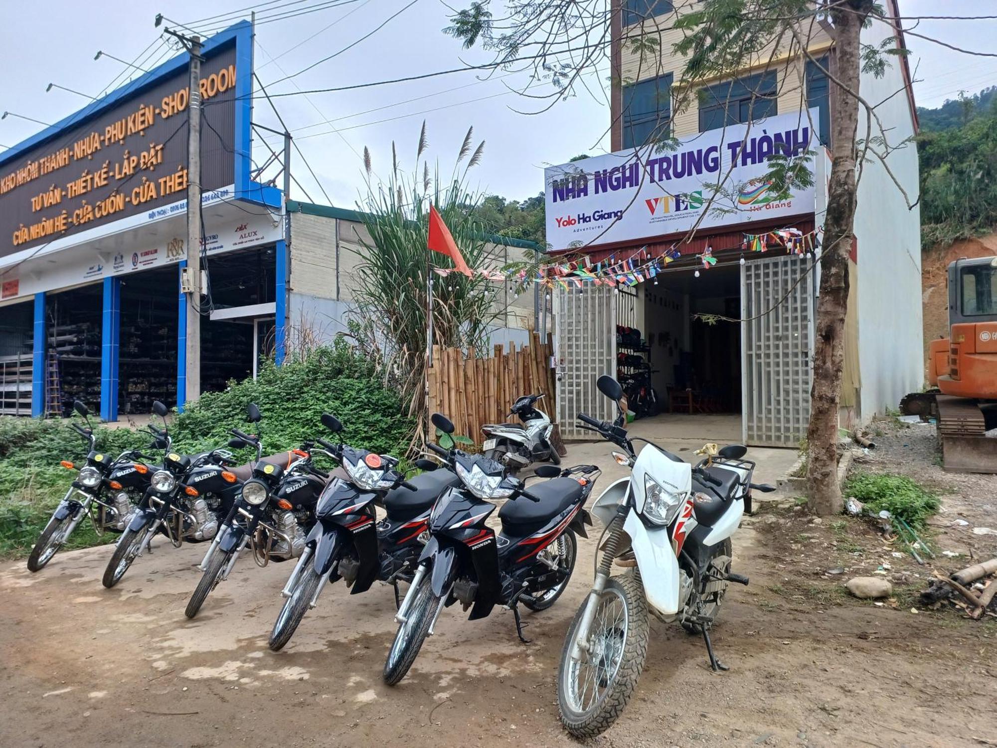 Yolo Ha Giang Adventures, Motorbike And Loop Tours Hotel Exterior foto