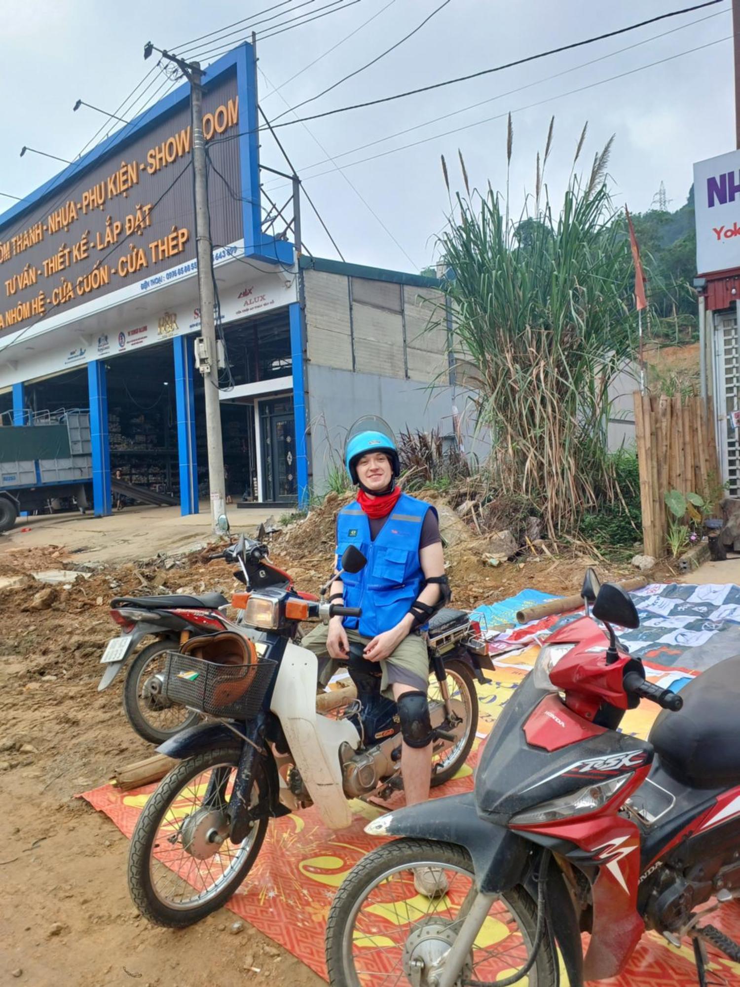Yolo Ha Giang Adventures, Motorbike And Loop Tours Hotel Exterior foto