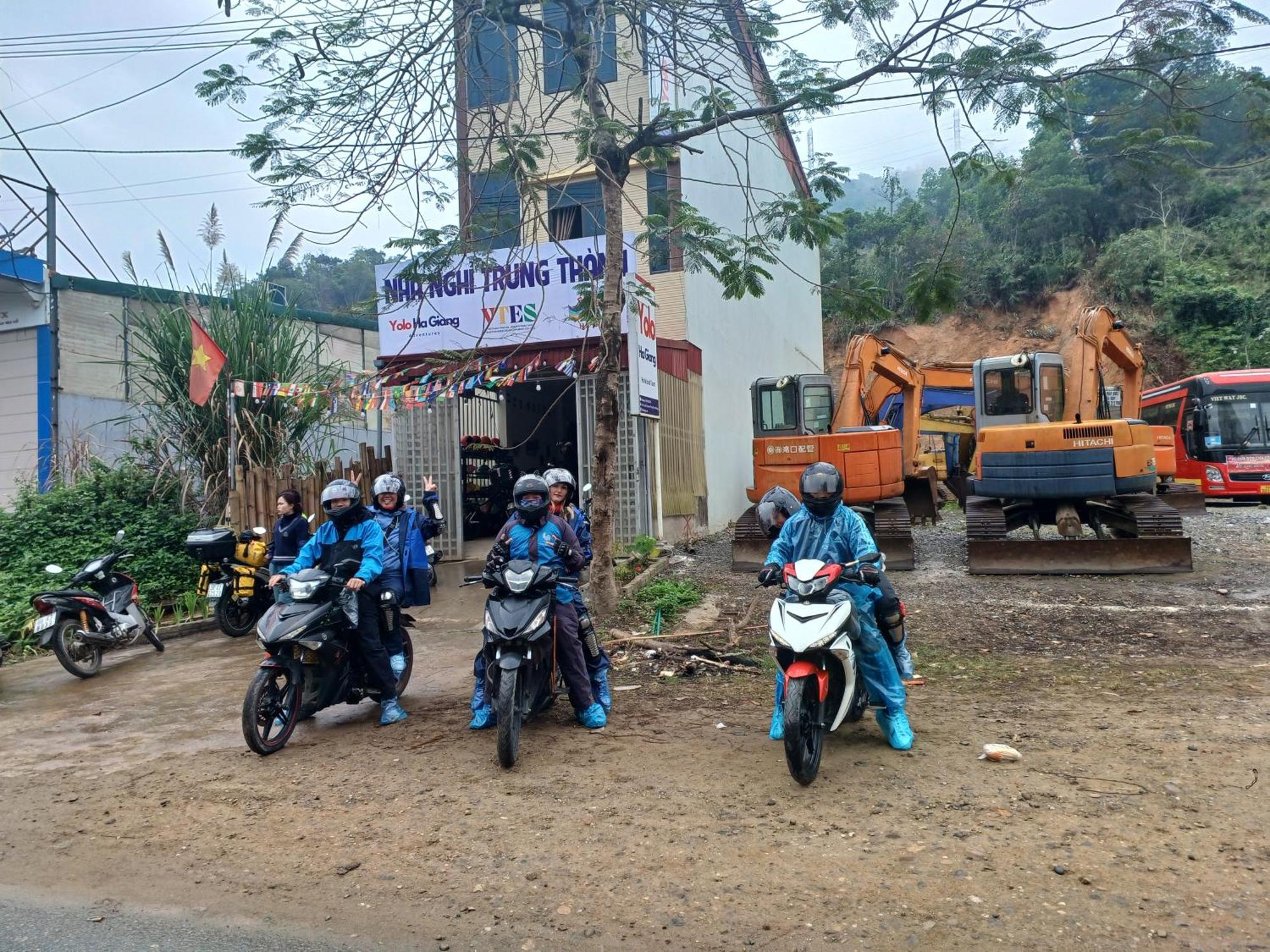 Yolo Ha Giang Adventures, Motorbike And Loop Tours Hotel Exterior foto